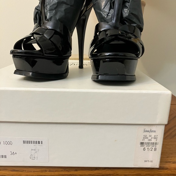Yves Saint Laurent Tribute Black Patent Leather Sandal 
36.5 $ 875.00 heel 5.5” - Picture 5 of 8